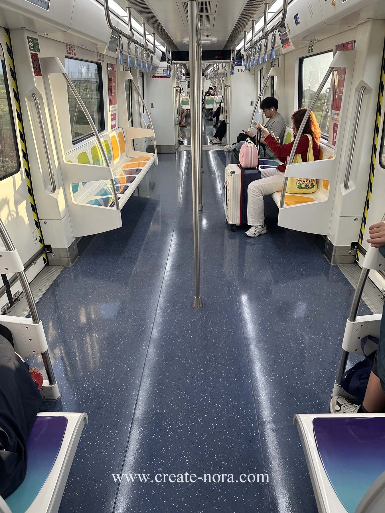 西安地铁诺拉橡胶地板照片3